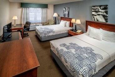 Otel Best Western Huntington Mall Inn