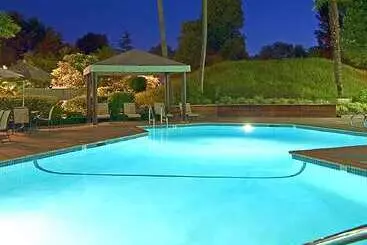 فندق Hilton Concord