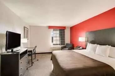 호텔 Clarion Inn & Suites Russellville I40