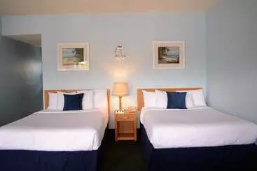 فندق Dockside Inn & Resort