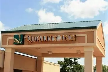 호텔 Quality Inn