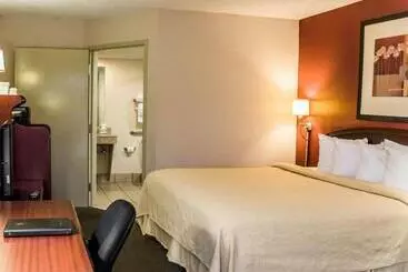 ホテル Quality Inn Roanoke Near Lake Gaston