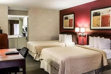 ホテル Quality Inn Roanoke Near Lake Gaston