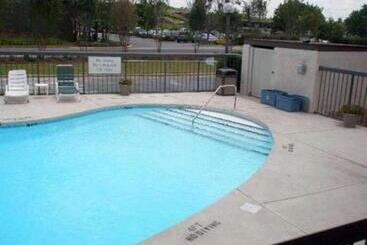 فندق Quality Inn Roanoke Near Lake Gaston