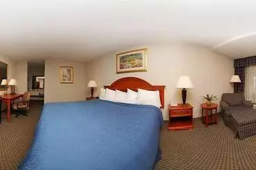 Отель Texas Inn & Suites Denton