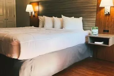 בית מלון כפרי Casa Bella Inn & Suites Extended Stay