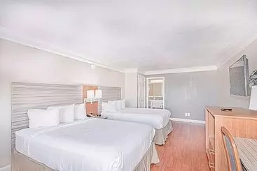 هتل Casa Bella Inn & Suites Extended Stay