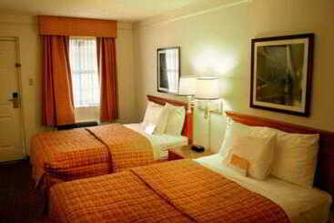 בית מלון כפרי La Quinta Inn Baton Rouge University Area