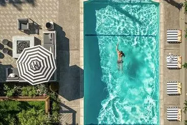 Отель The Madrona