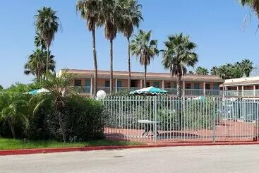 호텔 University Inn & Suites