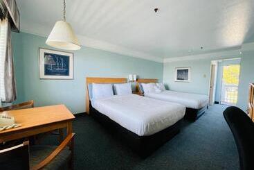 ホテル Seabird Lodge Fort Bragg