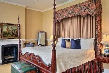 בית מלון כפרי The Presidents' Quarters Inn