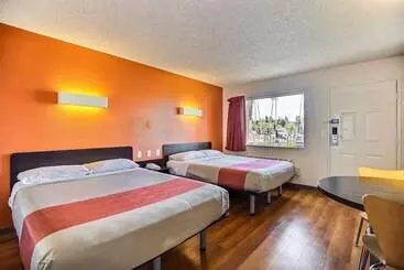 Motel 6oakland, Ca  Embarcadero