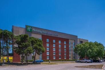 هتل Holiday Inn Express & Suites San Antonio Medical Center North, An Ihg