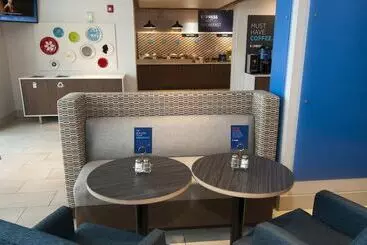 בית מלון כפרי Holiday Inn Express & Suites Johnstown, An Ihg