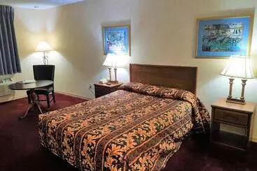 هتل Swiss Village Inn