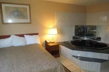 汽车旅馆  Super 8 By Wyndham Waldorf