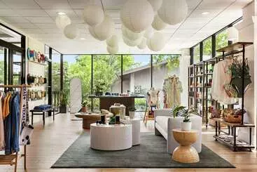 فندق The Woodlands Resort, Curio Collection By Hilton