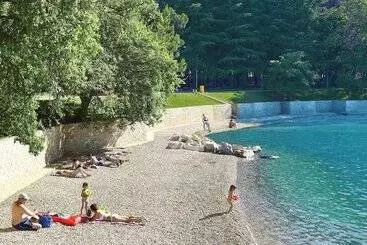 هتل Mediteran Plava Laguna