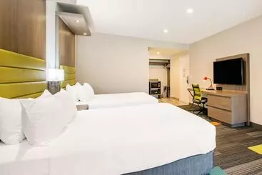 هتل Rodeway Inn Near Melrose Ave