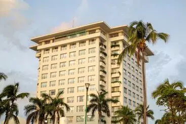 Lomakeskus Emporio Ixtapa   With Optional All Inclusive