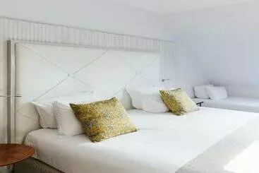 ホテル Le Parisis  Paris Tour Eiffel