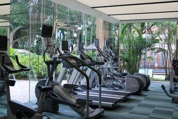 هتل Hong Kong Gold Coast