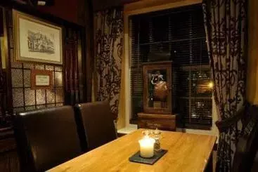 בית מלון כפרי The Bird In Hand Inn, Witney