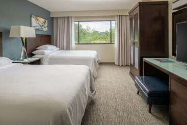 هتل Embassy Suites By Hilton Seattle Tacoma International Airport