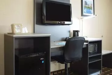 Отель Quality Inn Raynham Taunton