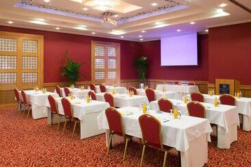 Bonnington Hotel & Leisure Centre