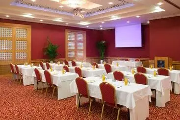 Bonnington Hotel & Leisure Centre