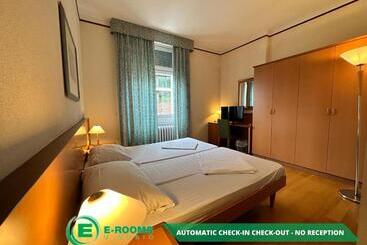 호텔 Erooms Minusio