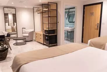 Otel Nassau Suite South Beach, An All Suite