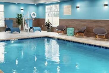 Отель Hampton Inn & Suites San Mateo San Francisco Airport