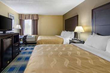 호텔 Quality Inn Merriam  Kansas City