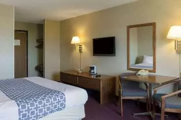 בית מלון כפרי Rodeway Inn