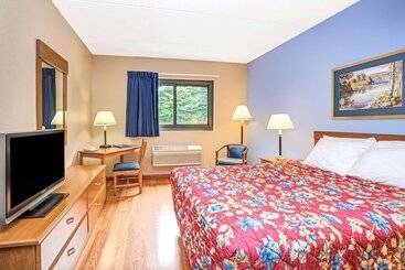 فندق Super 8 By Wyndham Mahwah