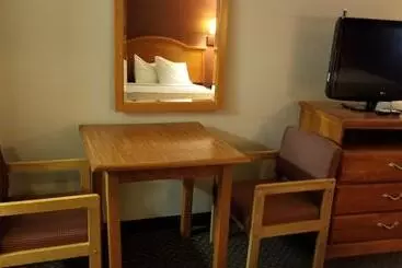 בית מלון כפרי The Parkwood Inn & Suites