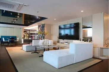 Hotel Ramada By Wyndham Bangkok Sukhumvit 11