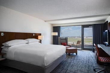 هتل Renaissance Concourse Atlanta Airport