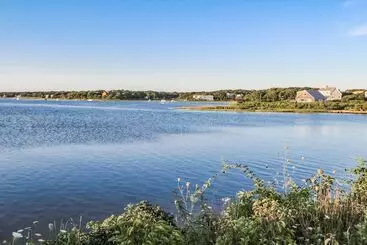 Innseason Resorts Surfside