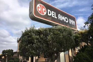 فندق Del Amo Inn