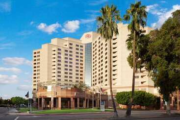 فندق Hilton Long Beach