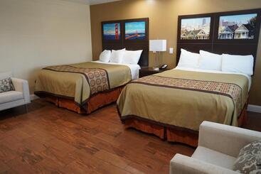 فندق على الطريق Muir Woods Lodge