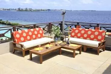 Hotel Hulhule Island