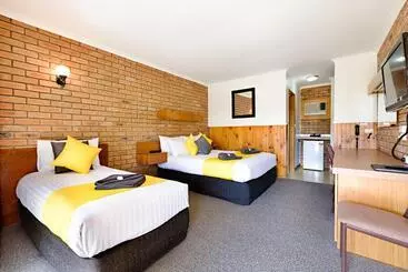 Hotel Statesman Motor Inn