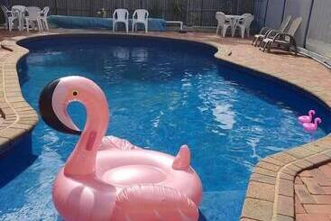 Coachman Motel And Holiday Units