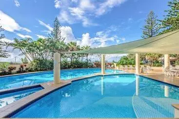 בית מלון כפרי Oceana On Broadbeach