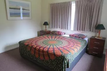 מוטל Lakes Entrance Waterfront Cottages With King Beds